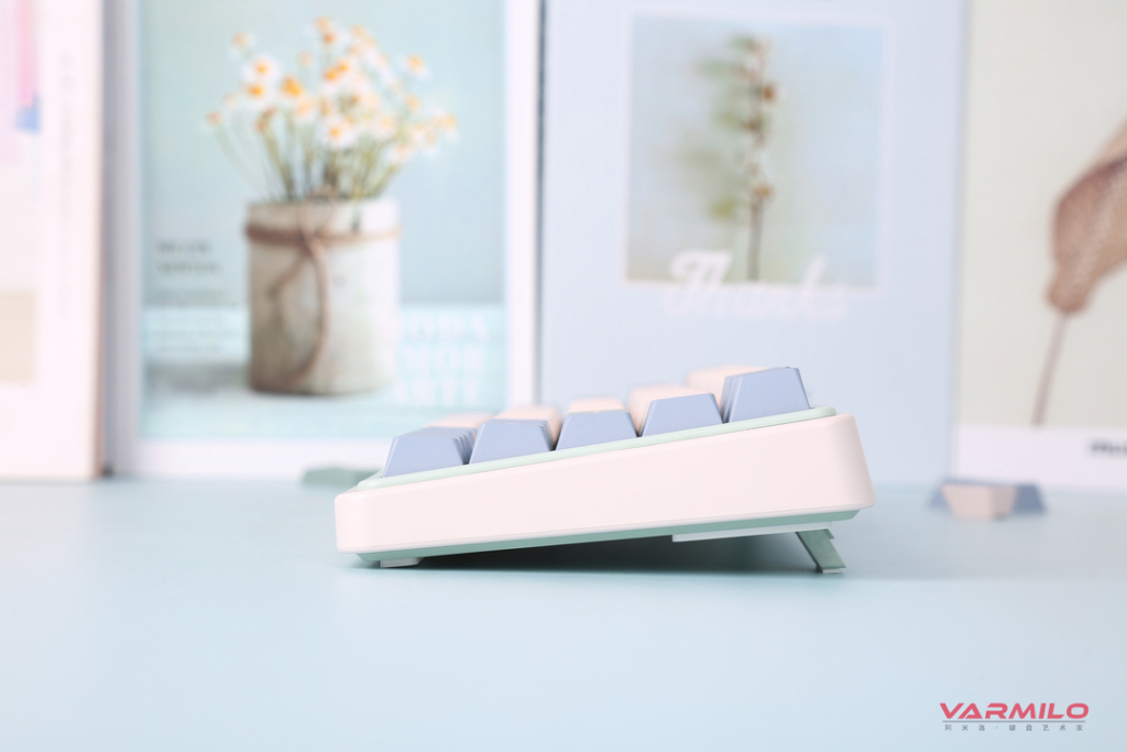 Varmilo VXT67 Minilo Eucalyptus / Cherry MX Silent Red 19