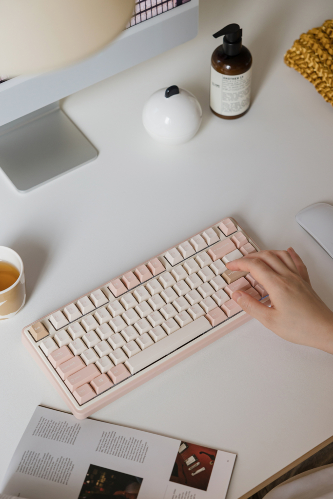 Varmilo VXT81 Minilo Mendozae / Gateron G Pro Yellow 2.0 23