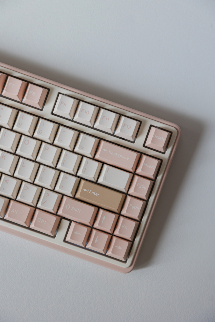 Varmilo VXT81 Minilo Mendozae / Gateron G Pro Yellow 2.0 17